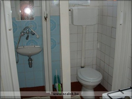 Appartman zuhanyzó-wc